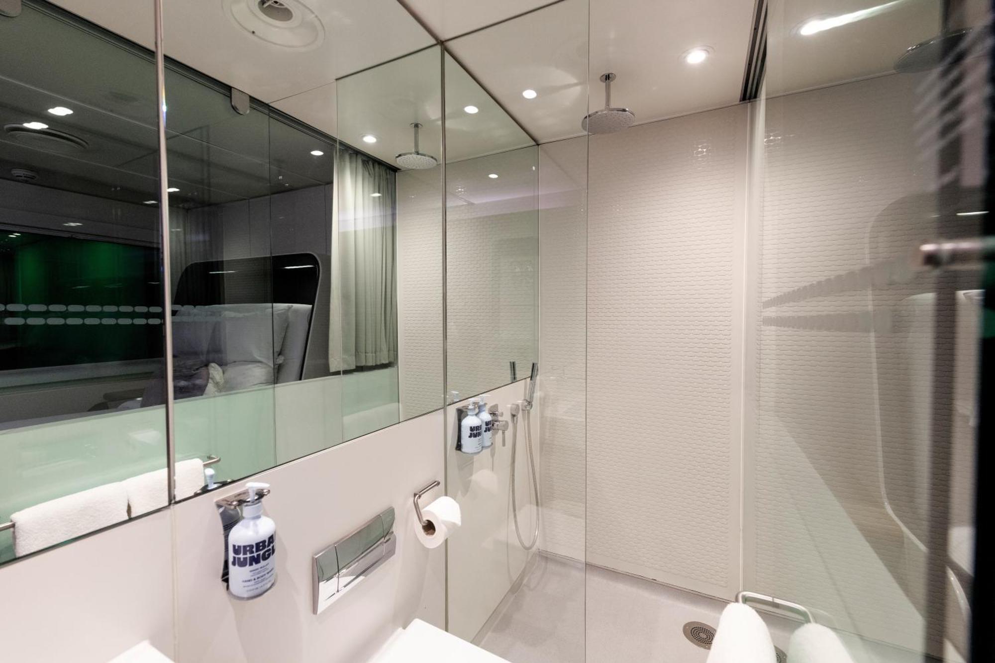 הורלי Yotelair London Gatwick Airport מראה חיצוני תמונה