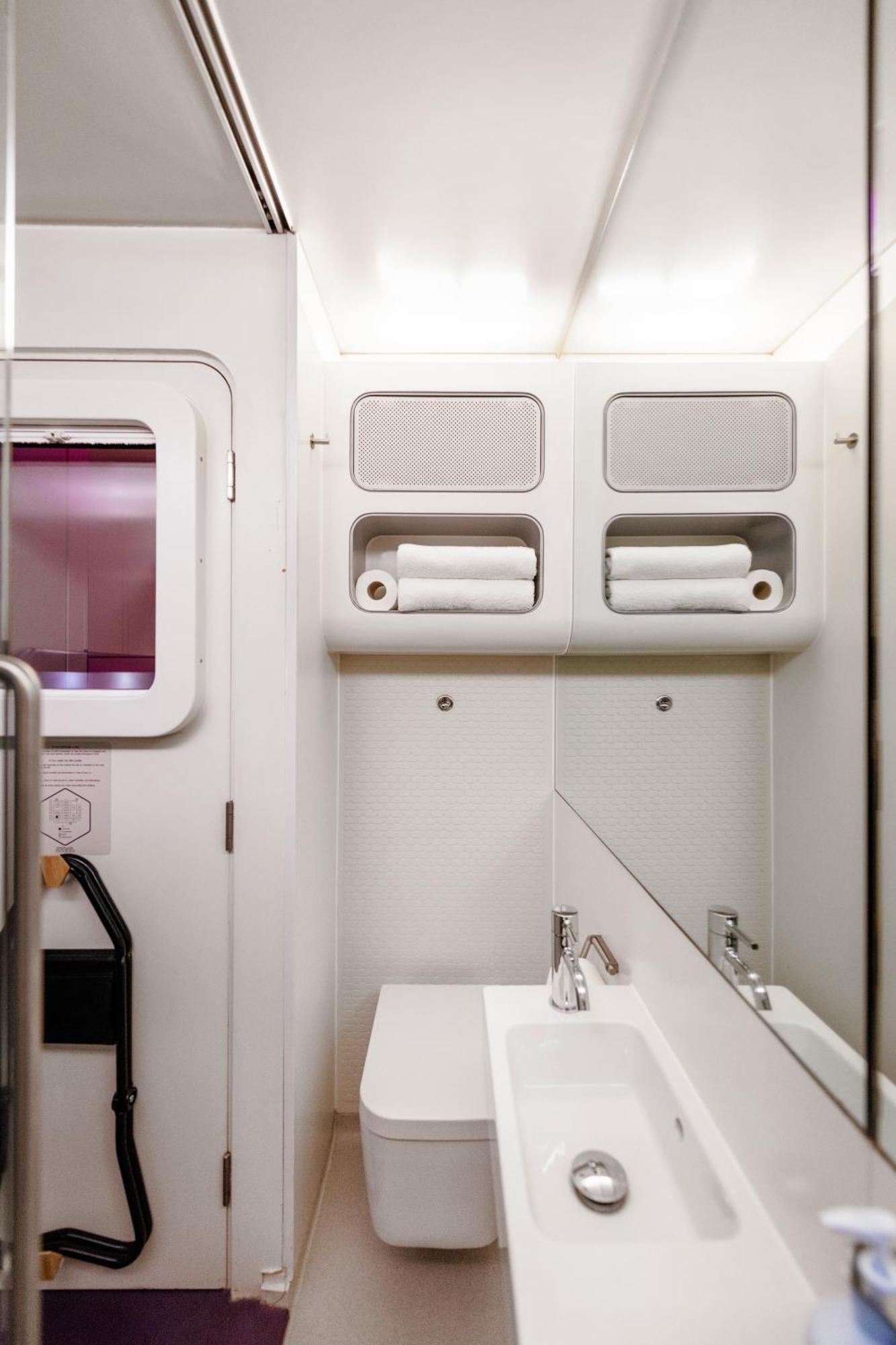 הורלי Yotelair London Gatwick Airport מראה חיצוני תמונה